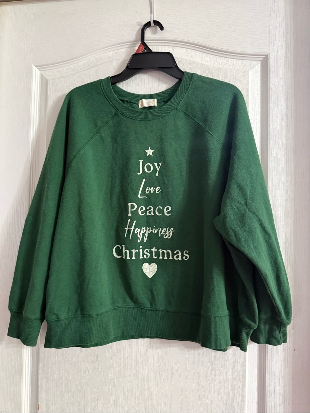 Altar’d State Women’s Green Christmas Sweatshirt Sz M. SP-157